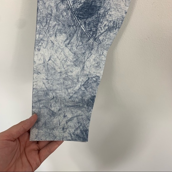 Lululemon Ebb To Train Tight Luna White Black Wash Leggings Size 2 - Picture 7 of 12